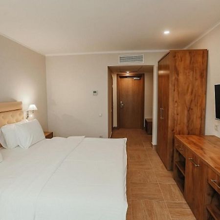 Amza Park Hotel Gagra Buitenkant foto