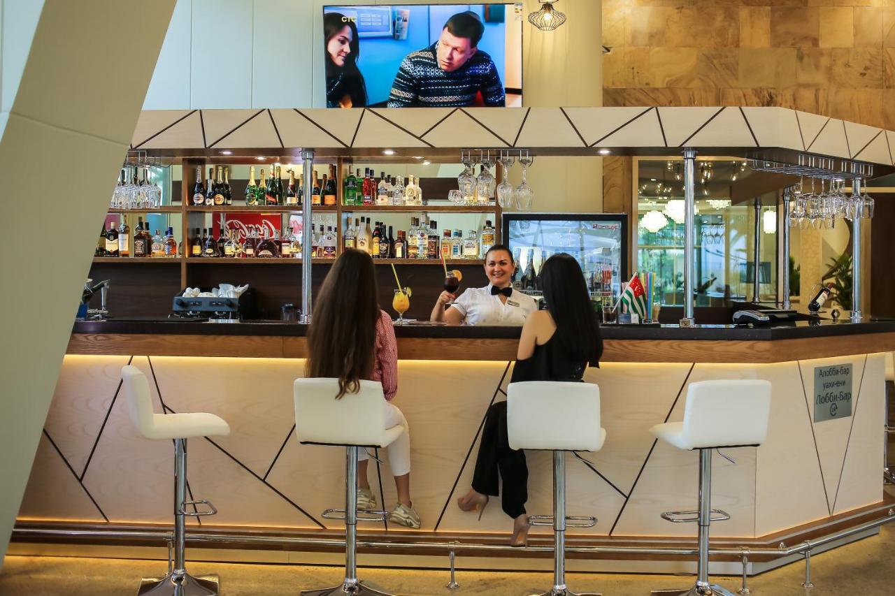 Amza Park Hotel Gagra Buitenkant foto