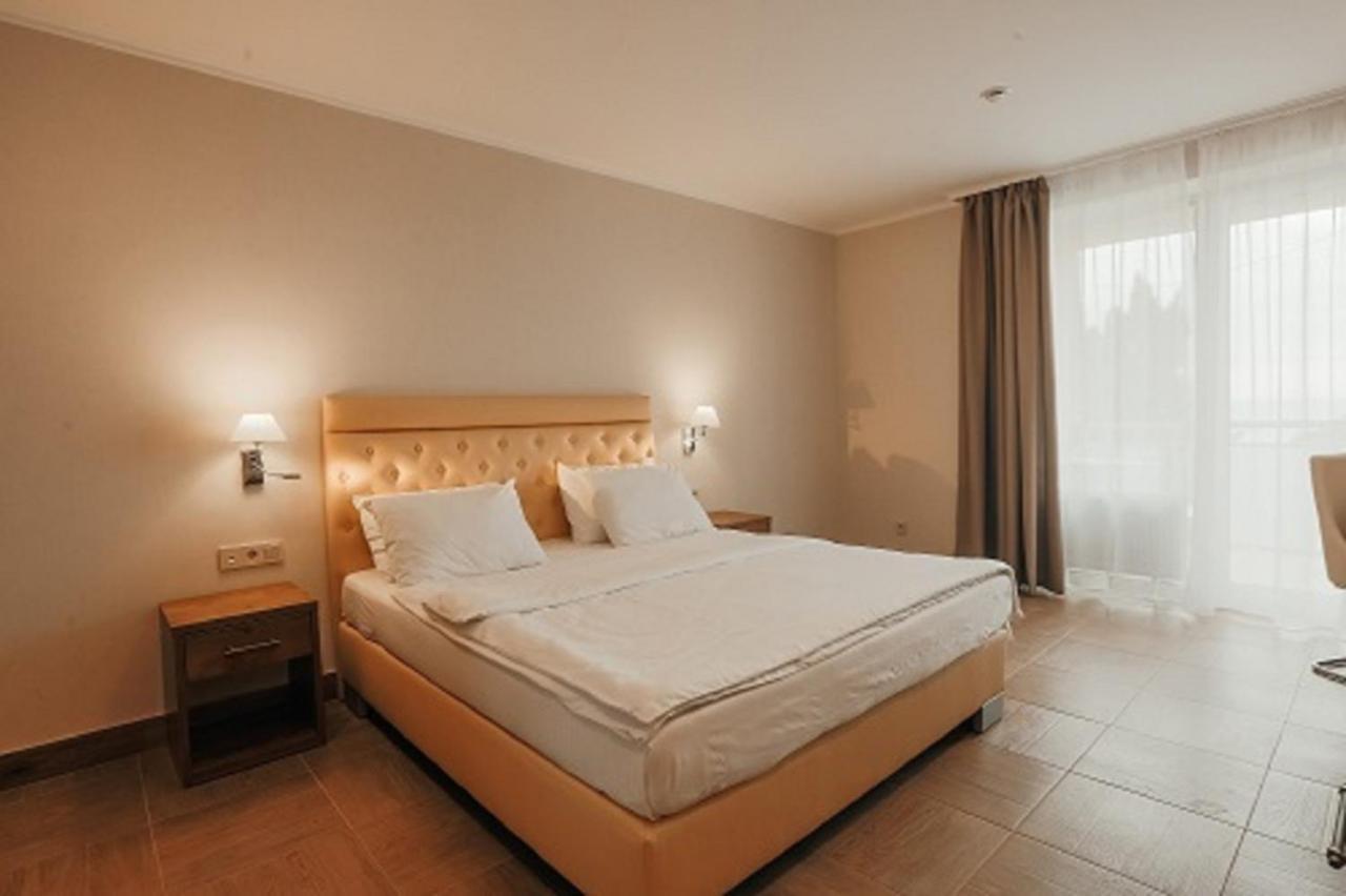 Amza Park Hotel Gagra Buitenkant foto