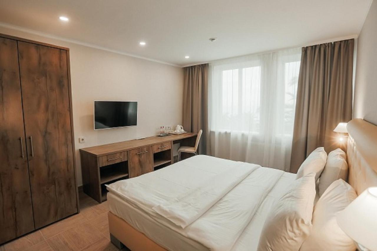 Amza Park Hotel Gagra Buitenkant foto